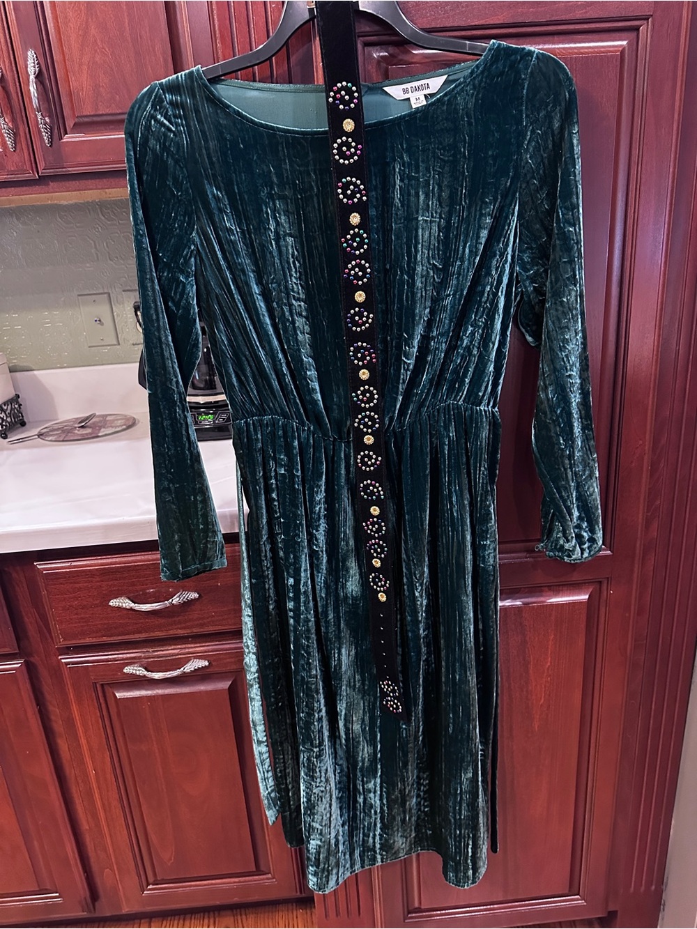 NWOT BB Dakota Deep Emerald Green Velvet Long Sleeve Dress with addt'l belt